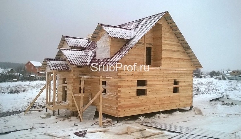 Сборка дома из обрезного бруса по проекту Черноголовка